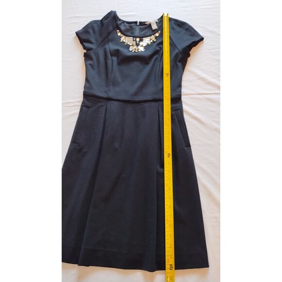 Banana Republic short sleeves Black Jewel neckline Dress Size 2 with Pockets - Picture 11 of 13